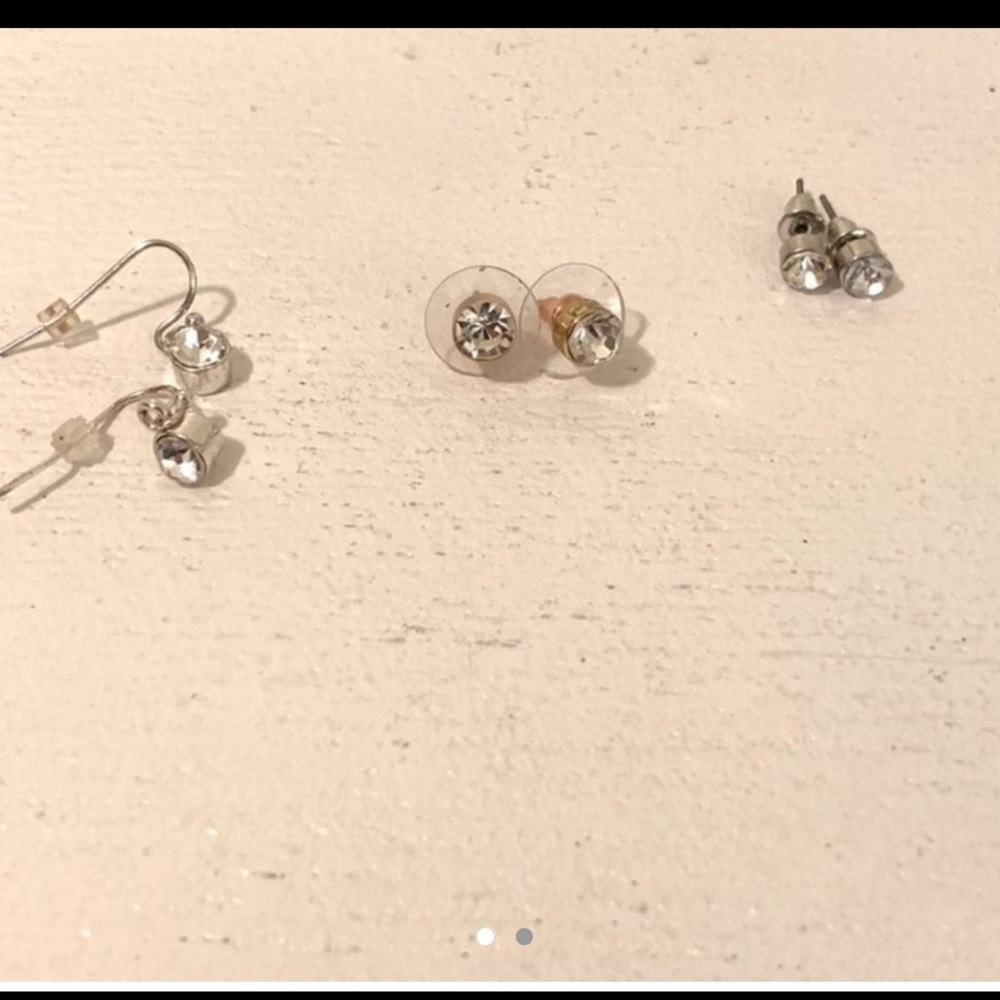 Bundle Of 7 Pairs of earrings !
